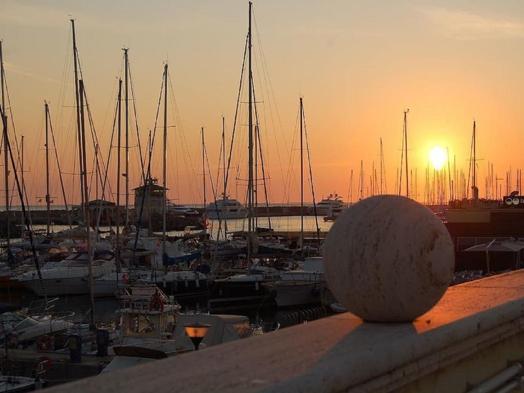 Il Sole Di Ostia Apartment Bagian luar foto